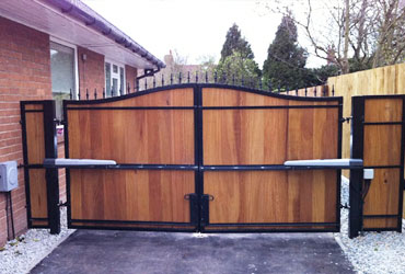 motorised swing gate